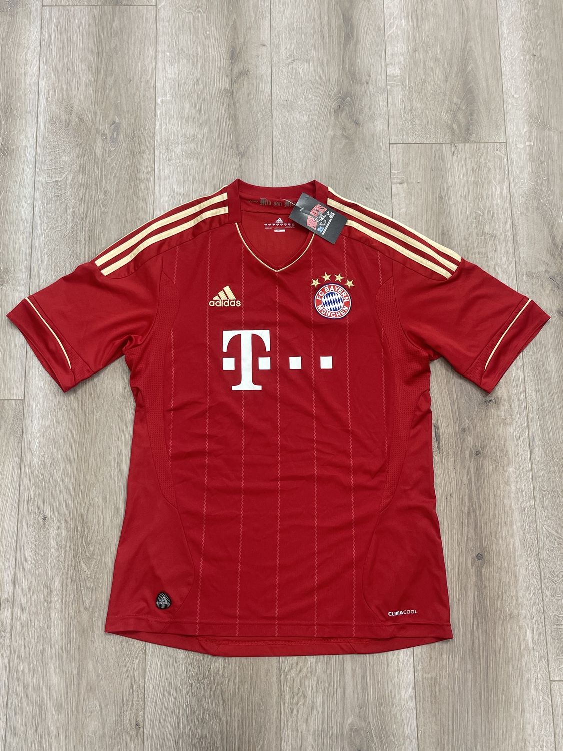 2012-13 Bayern Munich Home Soccer Football Jersey Size Medium Pre-Owned