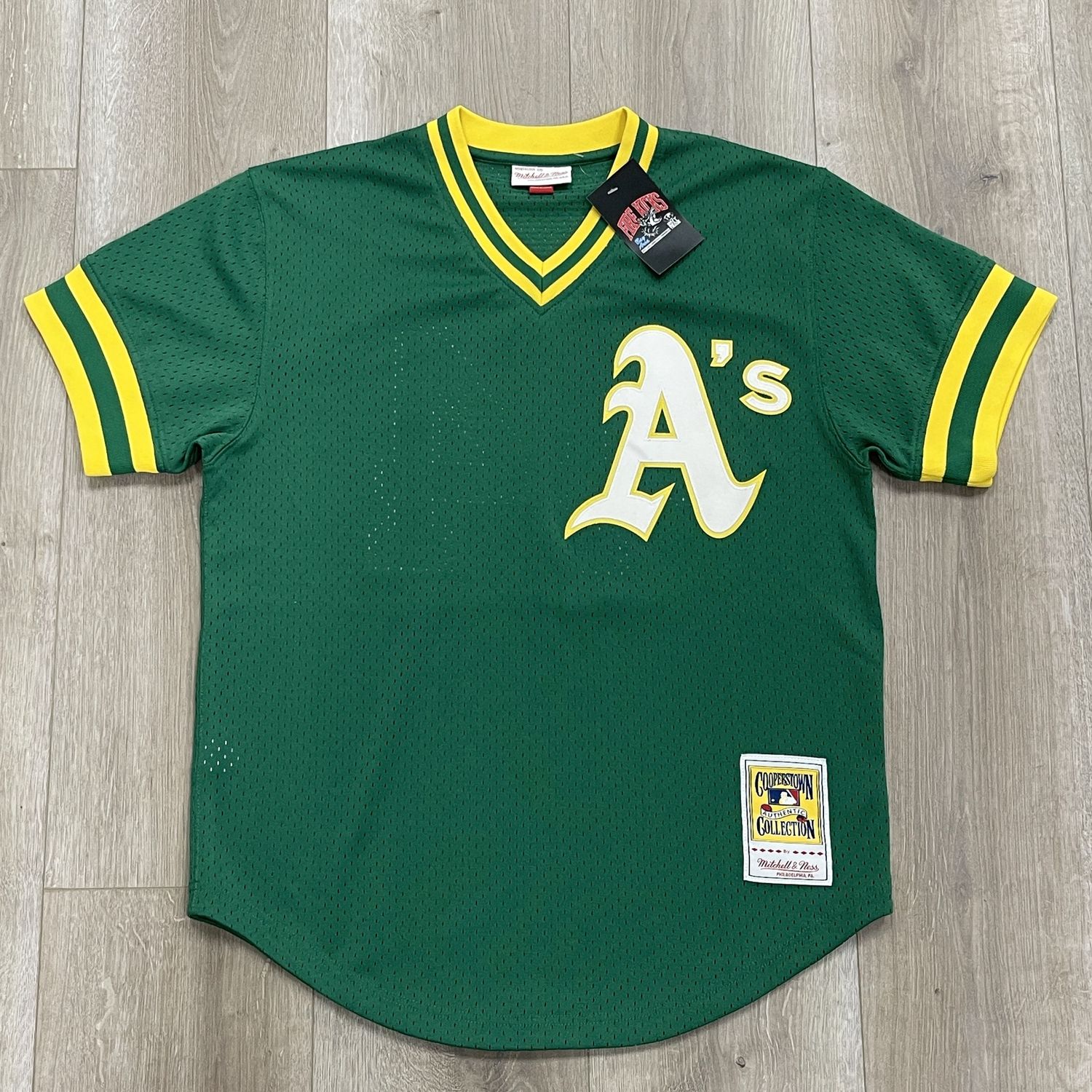 Reggie Jackson Athletics Cooperstown Collection Jersey size Medium Pre-Owned