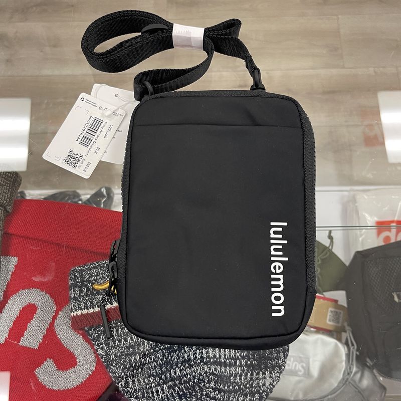 NWT Lululemon Easy Access Crossbody Black waist hip bag