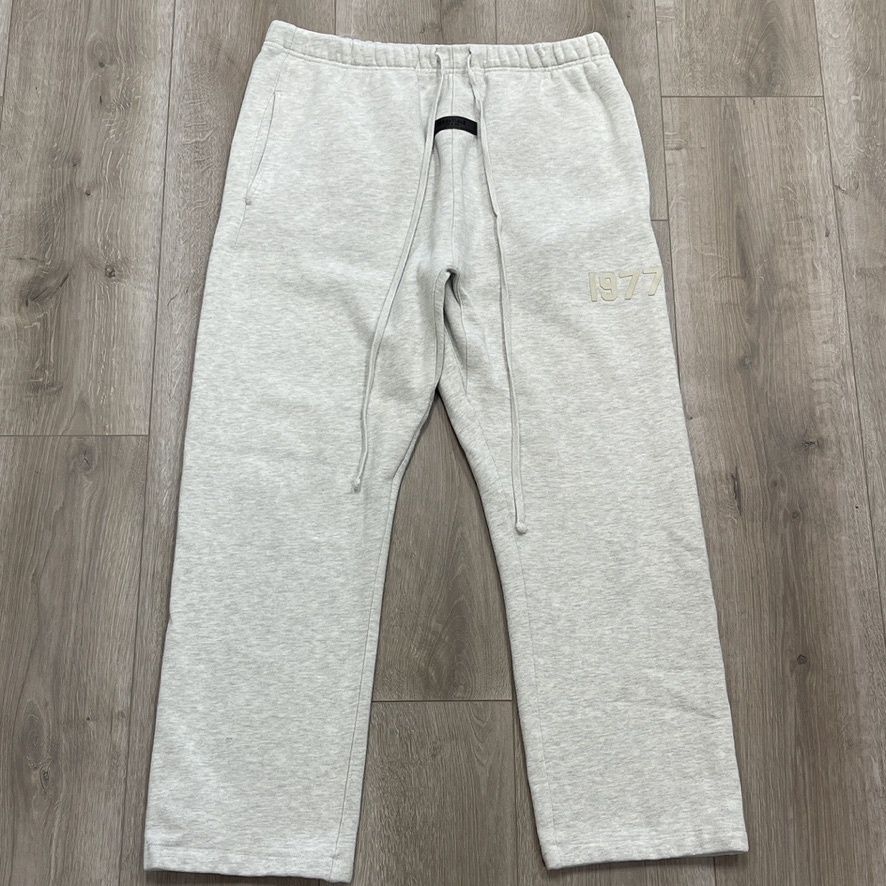 Essentials 1977 Gray Sweatpants Size Large Pre-Owned