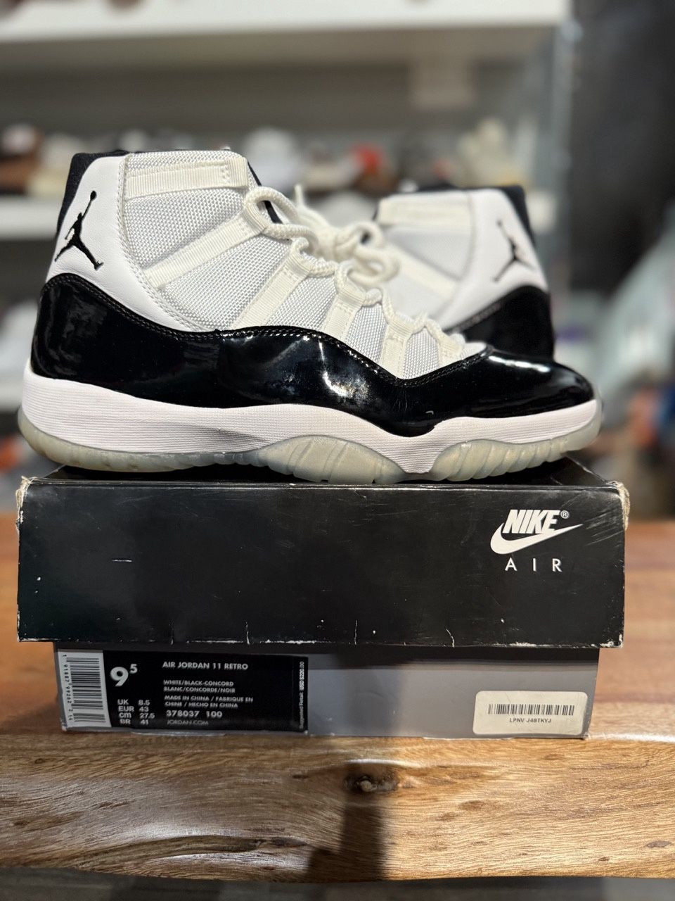Jordan 11 Retro Concord (2018) - Pre-Owned, Shoe Size: US M 9.5, Product Condition: Pre-Owned