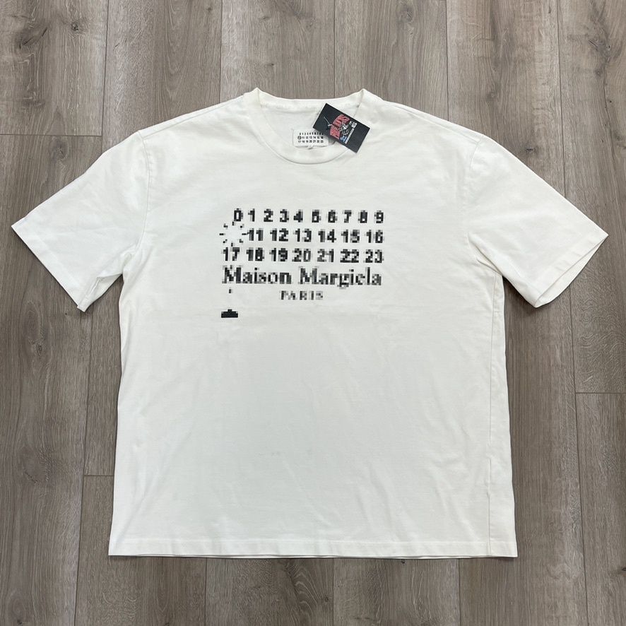 Maison Margiela  Margiela Blur Number Logo Oversize T Shirt size XL Pre-Owned
