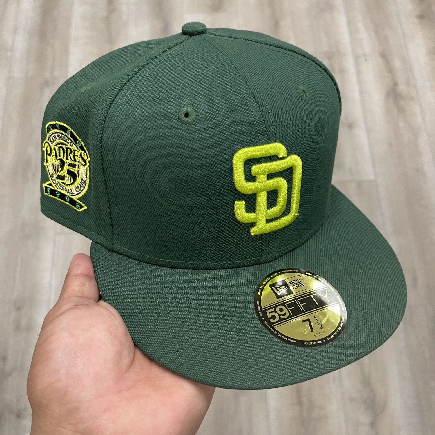 San Diego Padres Fitted Green • Pre-Owned