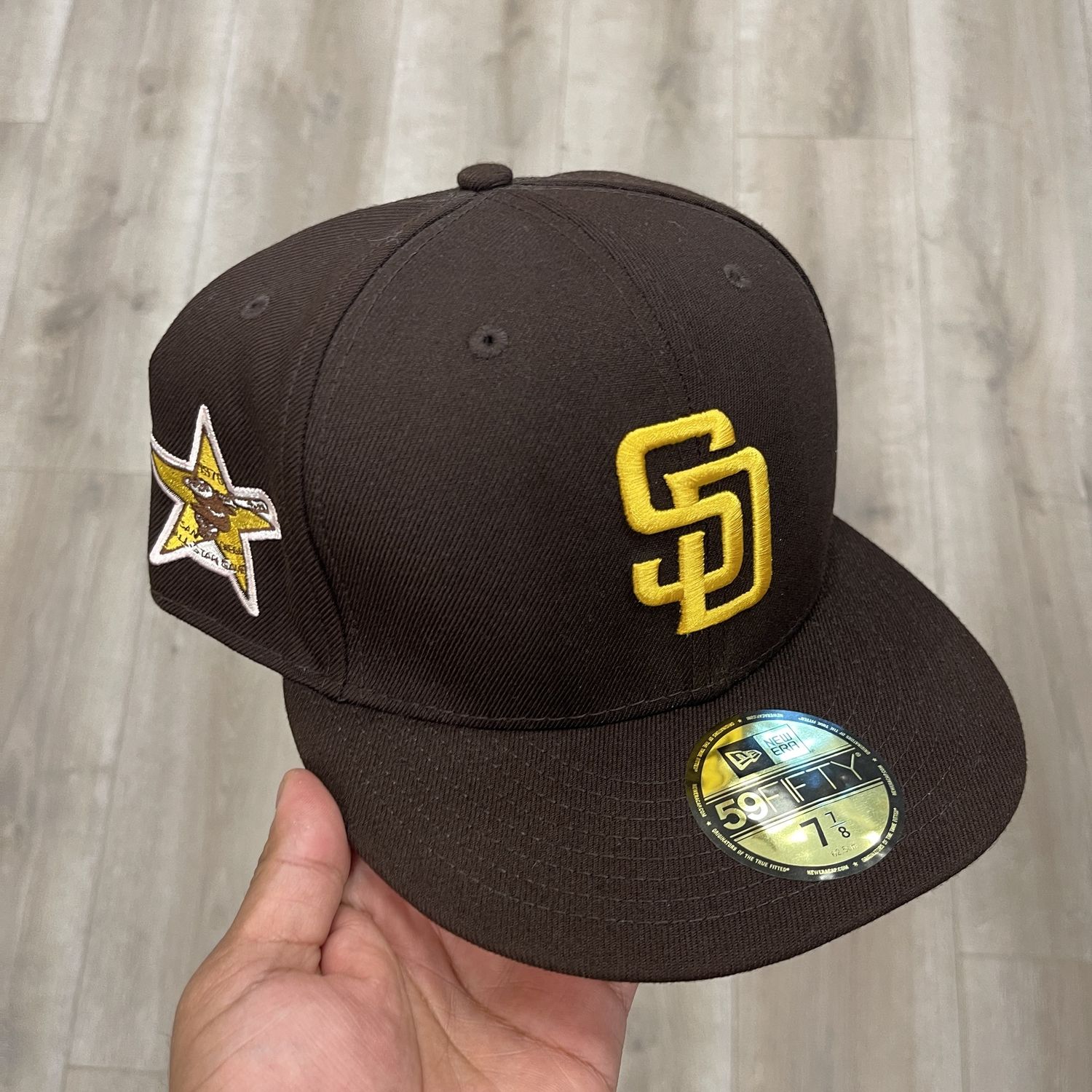 San Diego Padres Pink Brim Fitted Hat size 7 1/2 Pre-Owned