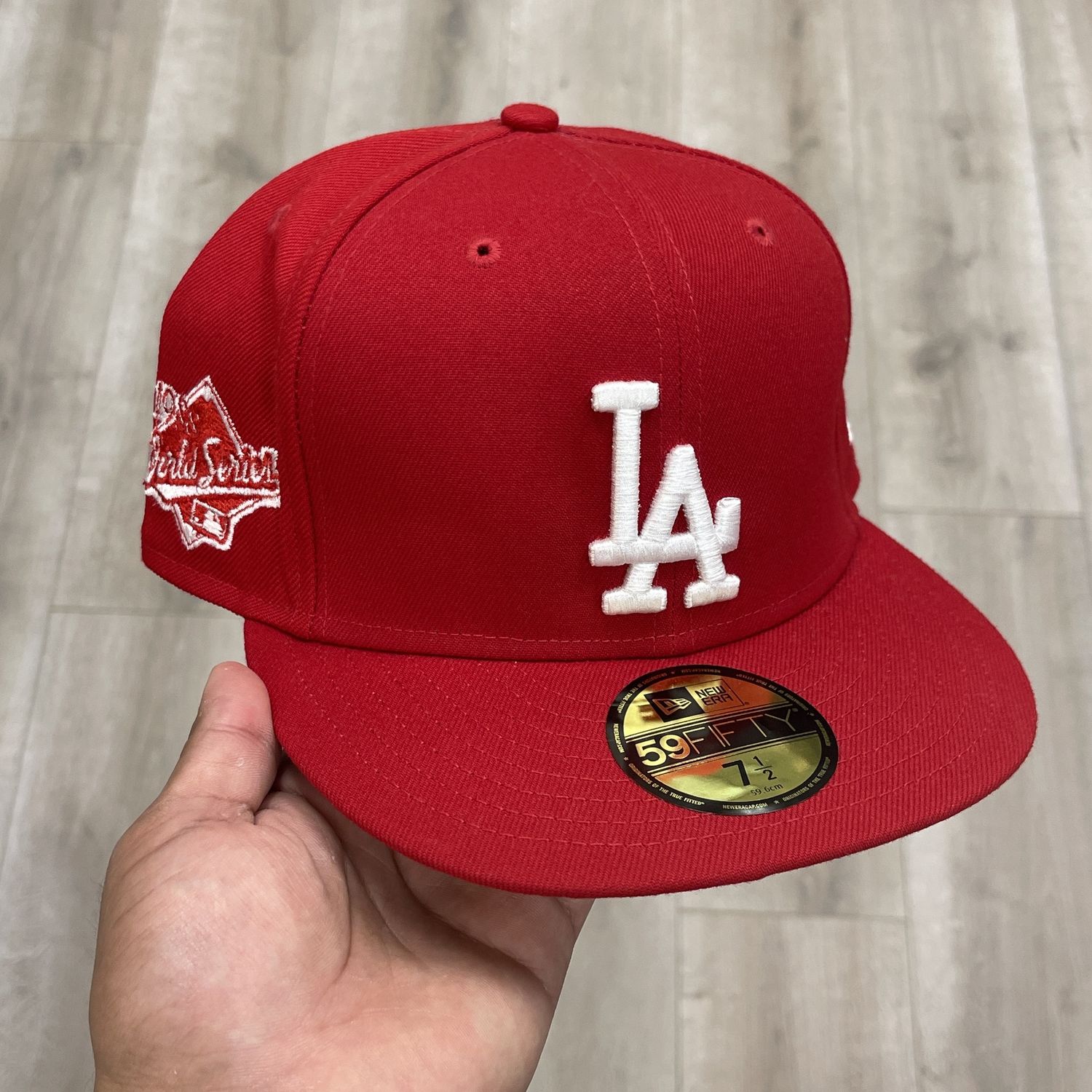 Los Angeles Dodgers Red / White • Pre-Owned