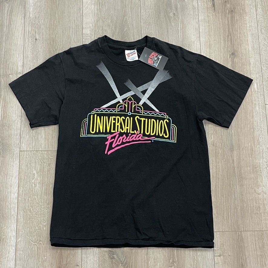 Vintage 90s Universal Studios Tee Size Large Pre-Owned
