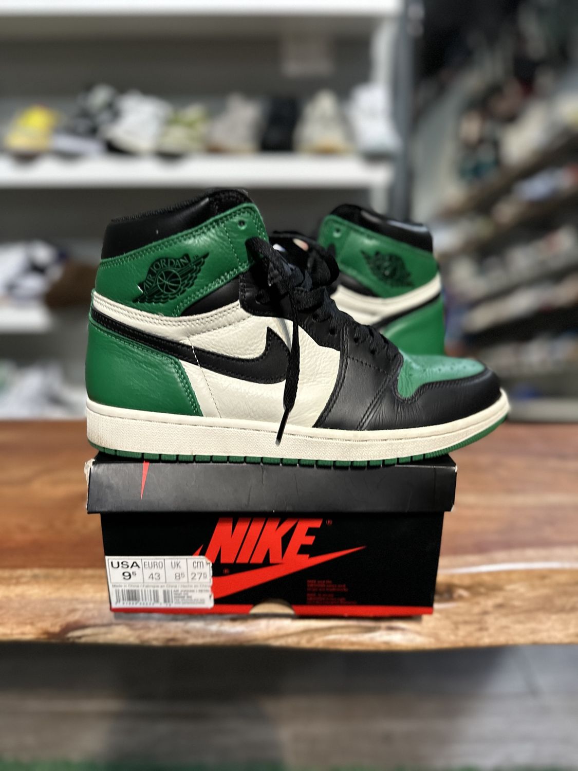 Jordan 1 Retro High Pine Green - Pre-Owned, Shoe Size: US M 9.5, Product Condition: Pre-Owned