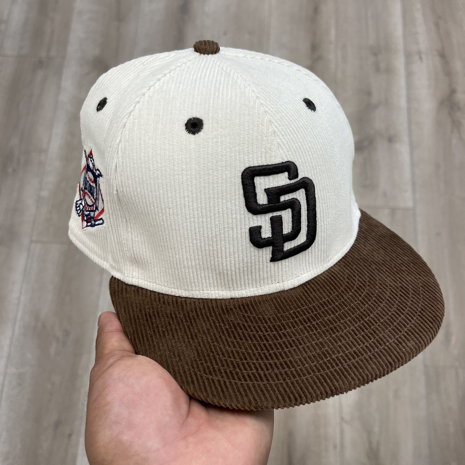 San Diego Padres White/Brown size 7 3/8 Pre-Owned