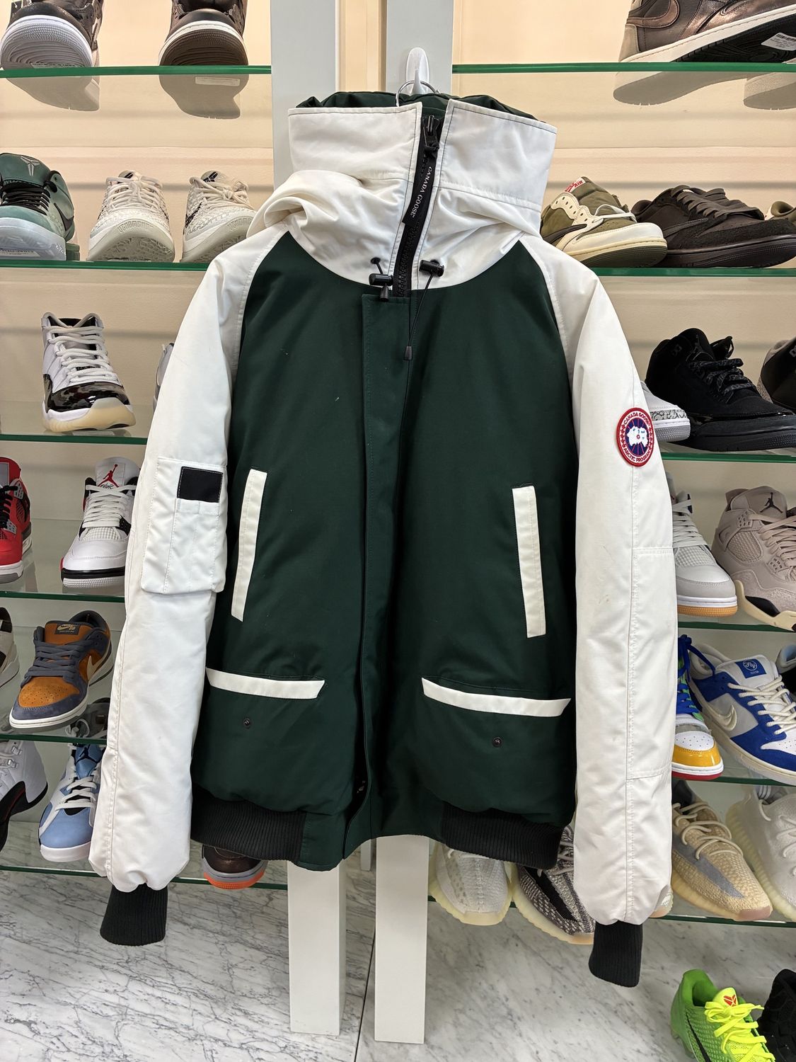 Canada Goose Chilliwack Bomber - Pre-Owned, Clothing Size: XL, Product Condition: Pre-Owned