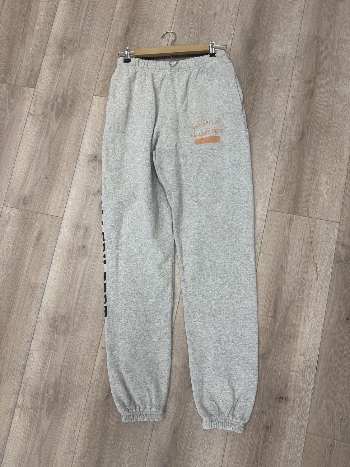Gallery Dept. GD Property Of Sweatpants &#39;Heather Grey&#39; - Pre-Owned, Clothing Size: M, Product Condition: Pre-Owned