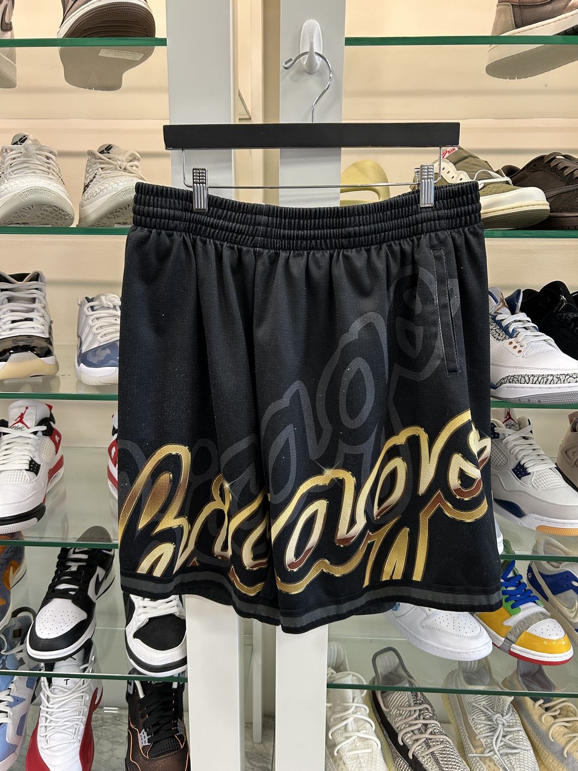 Men&#39;s Mitchell &amp; Ness Black NBA Chicago Bulls Shorts- Pre-Owned