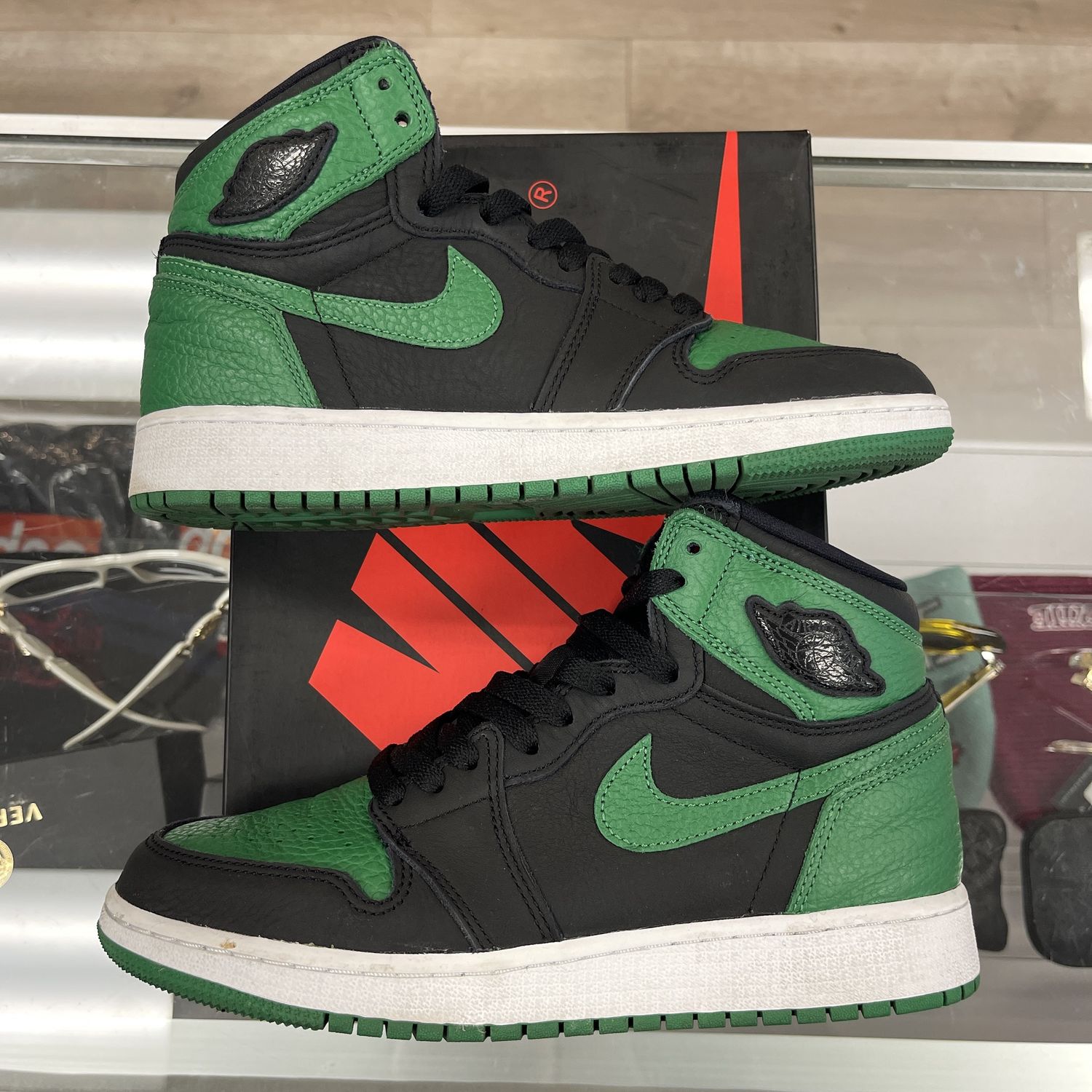 Jordan 1 Retro High Pine Green Black (GS) - Pre Owned