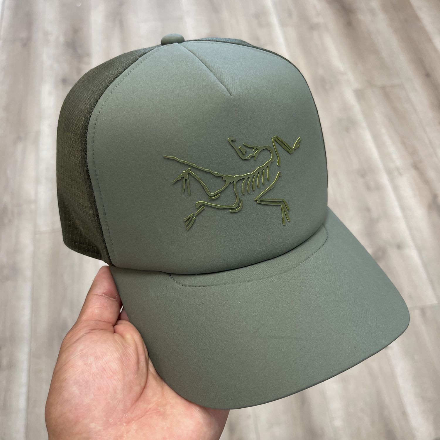 Arc&#39;teryx Bird Curved Trucker Hat Forage - New, Clothing Size: O/S, Product Condition: Brand New