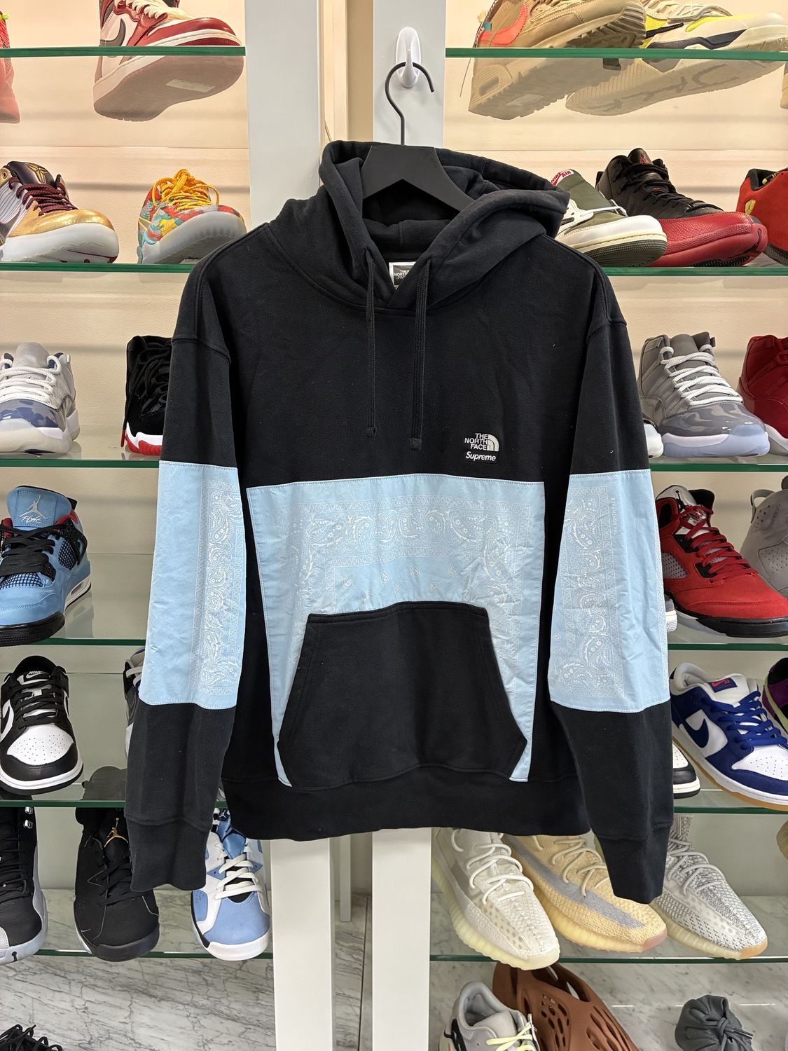 Editors&#39; Pick The North Face x Supreme 2022 Bandana Hoodie, Clothing Size: M, Product Condition: Pre-Owned
