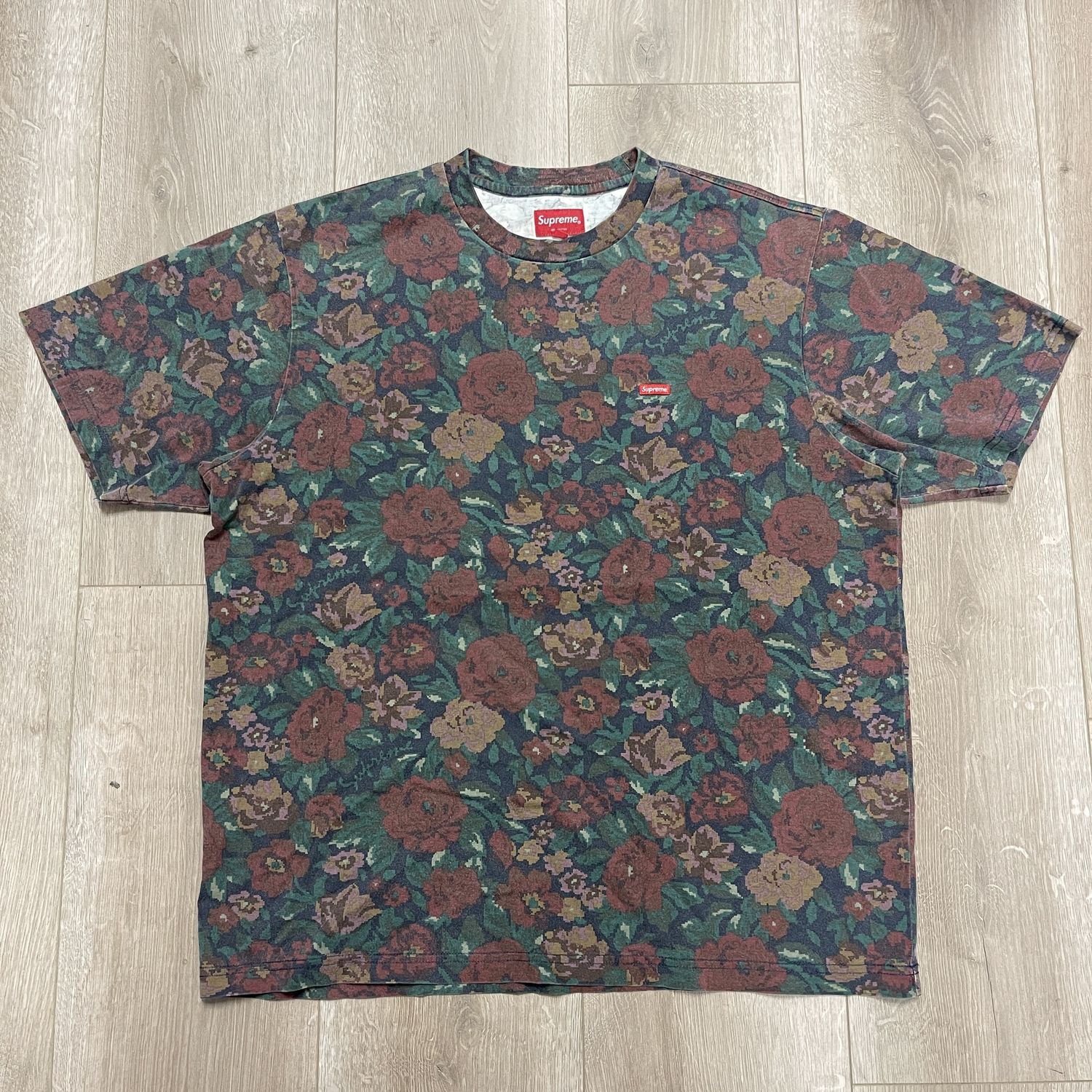 Supreme Small Box Tee (FW20) Digi Floral - Pre-Owned, Clothing Size: M, Product Condition: Pre-Owned