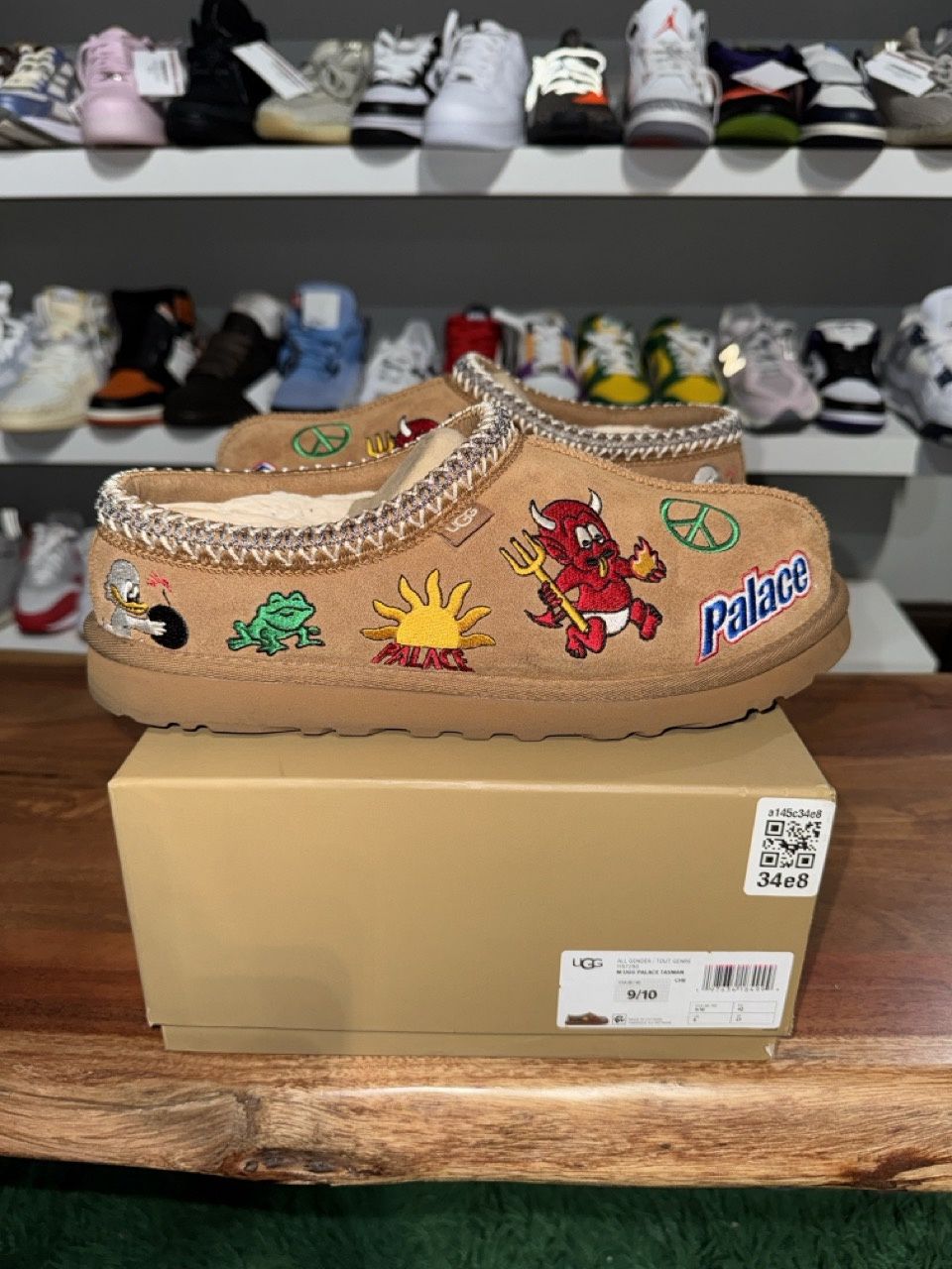 UGG Tasman Slipper Palace Chestnut - Pre-Owned, Product Condition: Pre-Owned, Shoe Size: US M 9