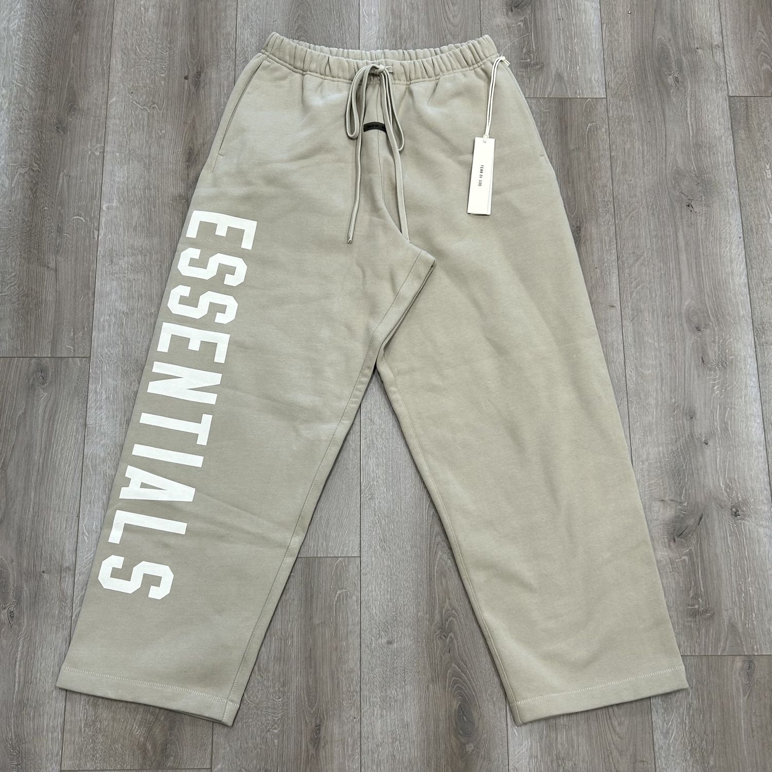 Fear of God ESSENTIALS Timber Lounge Fleece Baggy Sweatpant - New, Clothing Size: S
