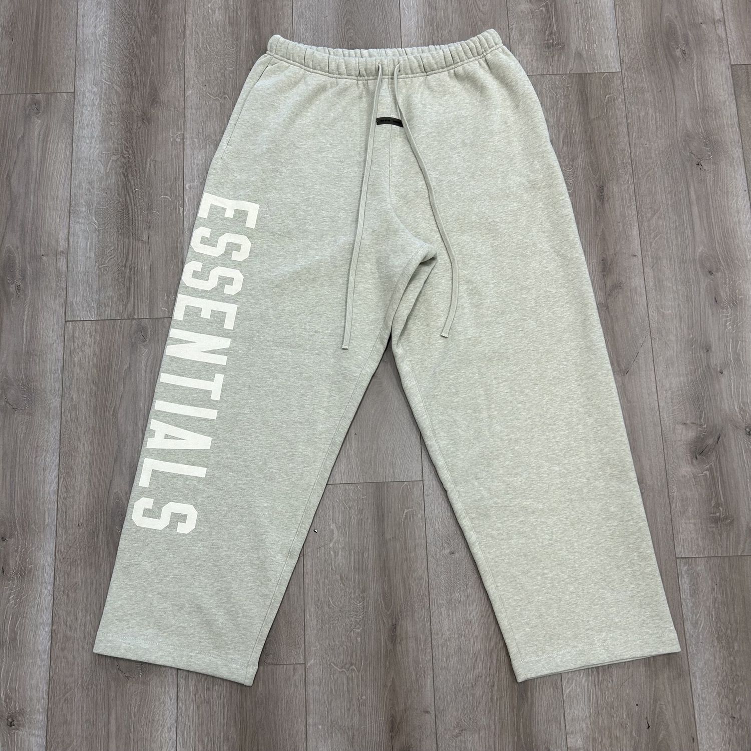Essentials Lounge Fleece Baggy Sweatpants - New, Clothing Size: L, Product Condition: Brand New