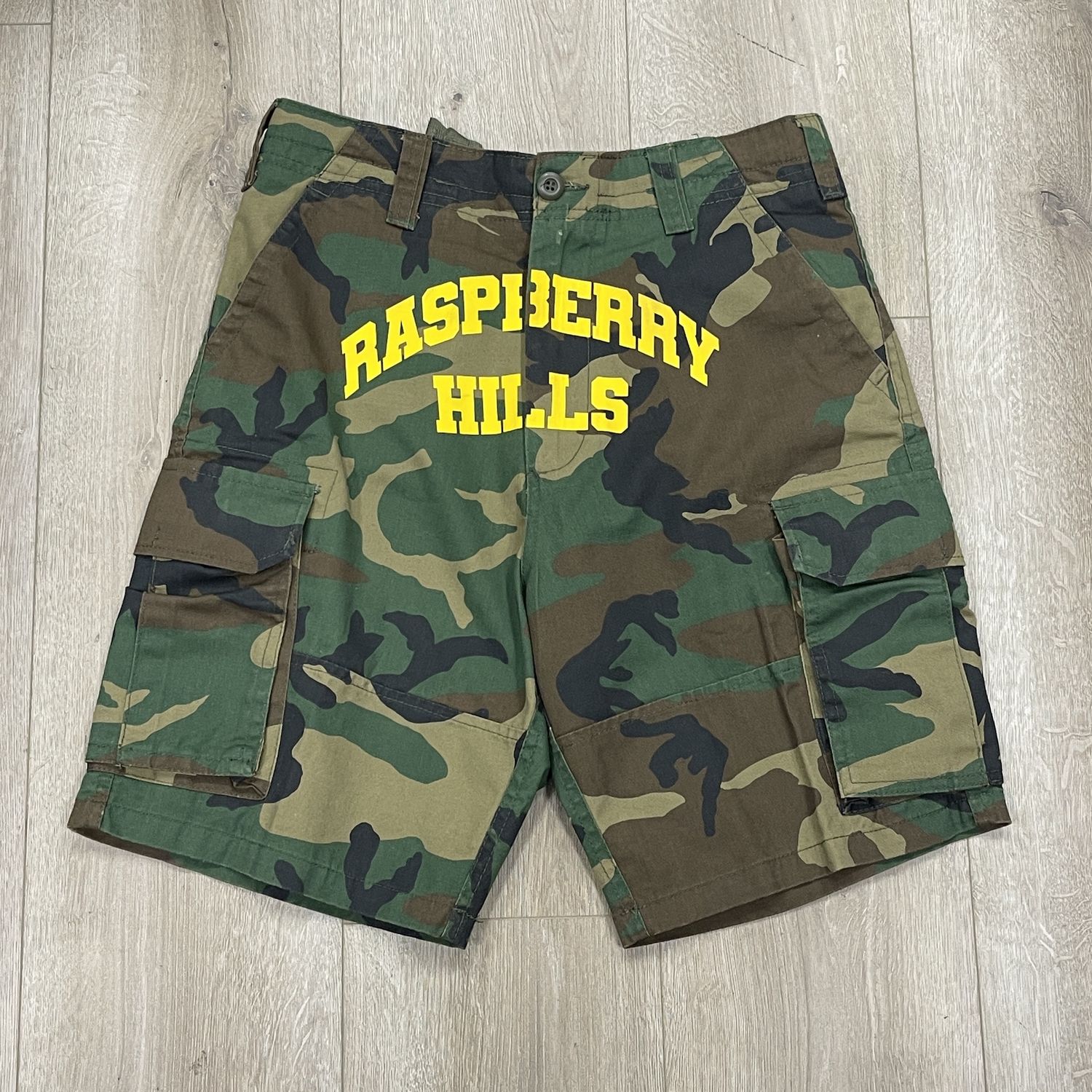 GV Gallery Raspberry Hills Camo Shorts - Pre Owned, Product Condition: Pre-Owned, Clothing Size: 30