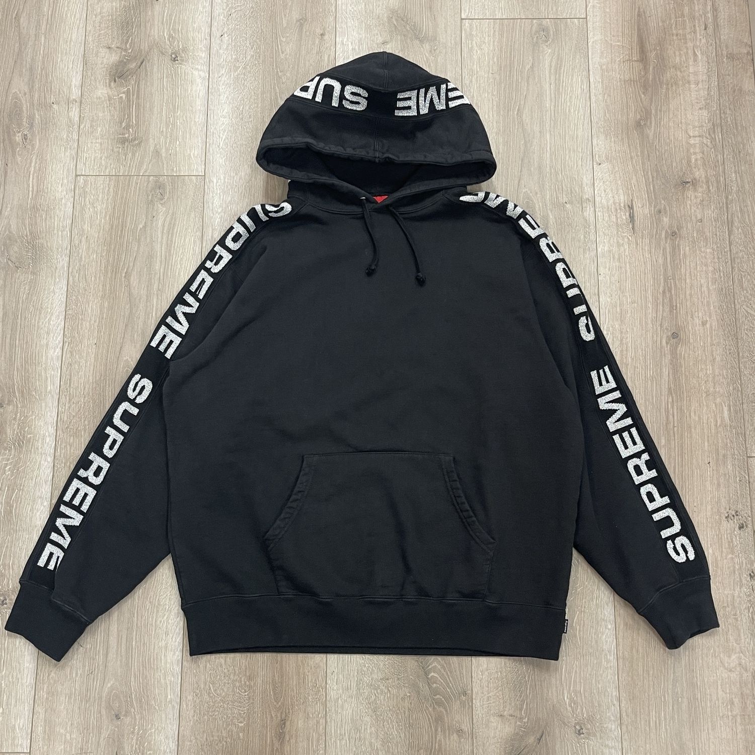 SS20 Supreme Metallic Rib Hooded Sweatshirt Black - Pre Owned, Product Condition: Pre-Owned, Clothing Size: L