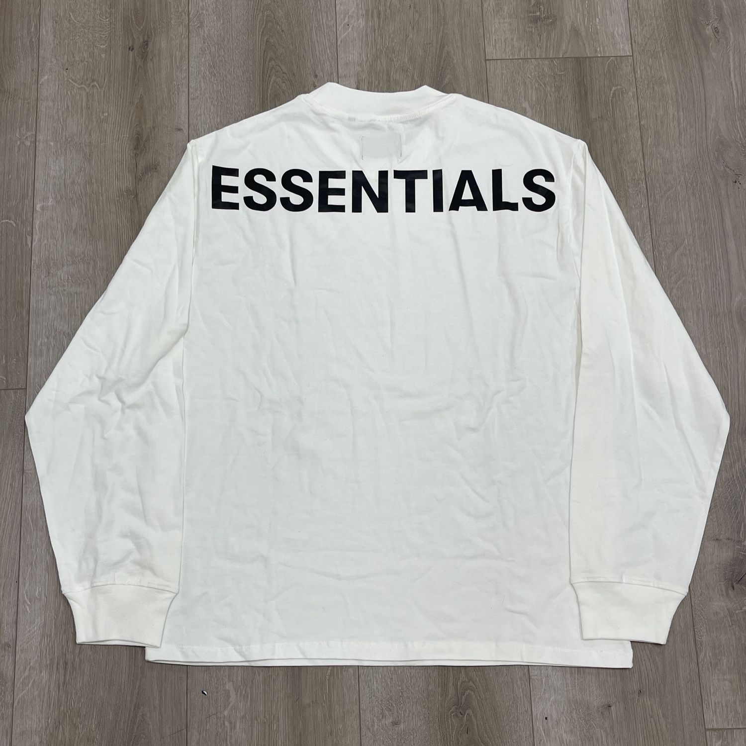 Essentials Long Sleeve White - Pre Owned, Product Condition: Pre-Owned, Clothing Size: M
