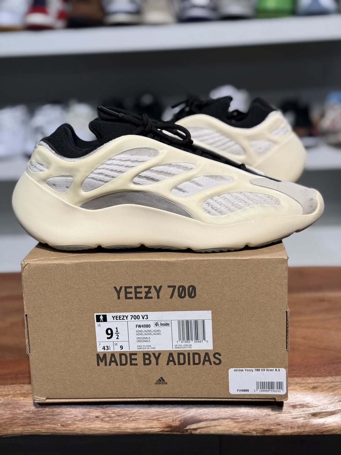 adidas Yeezy 700 V3 Azael • Pre-Owned, Product Condition: Pre-Owned, Shoe Size: US M 9.5