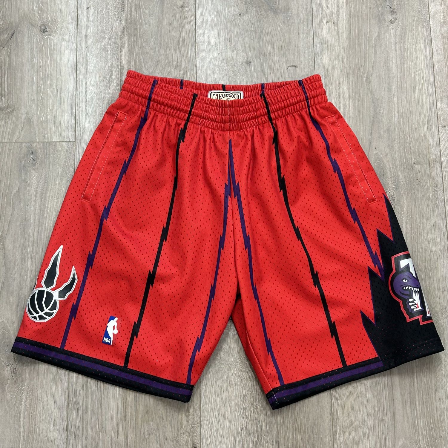 Mitchell &amp; Ness Toronto Raptors 1998 Swingman Shorts - Pre-Owned, Clothing Size: S, Product Condition: Pre-Owned