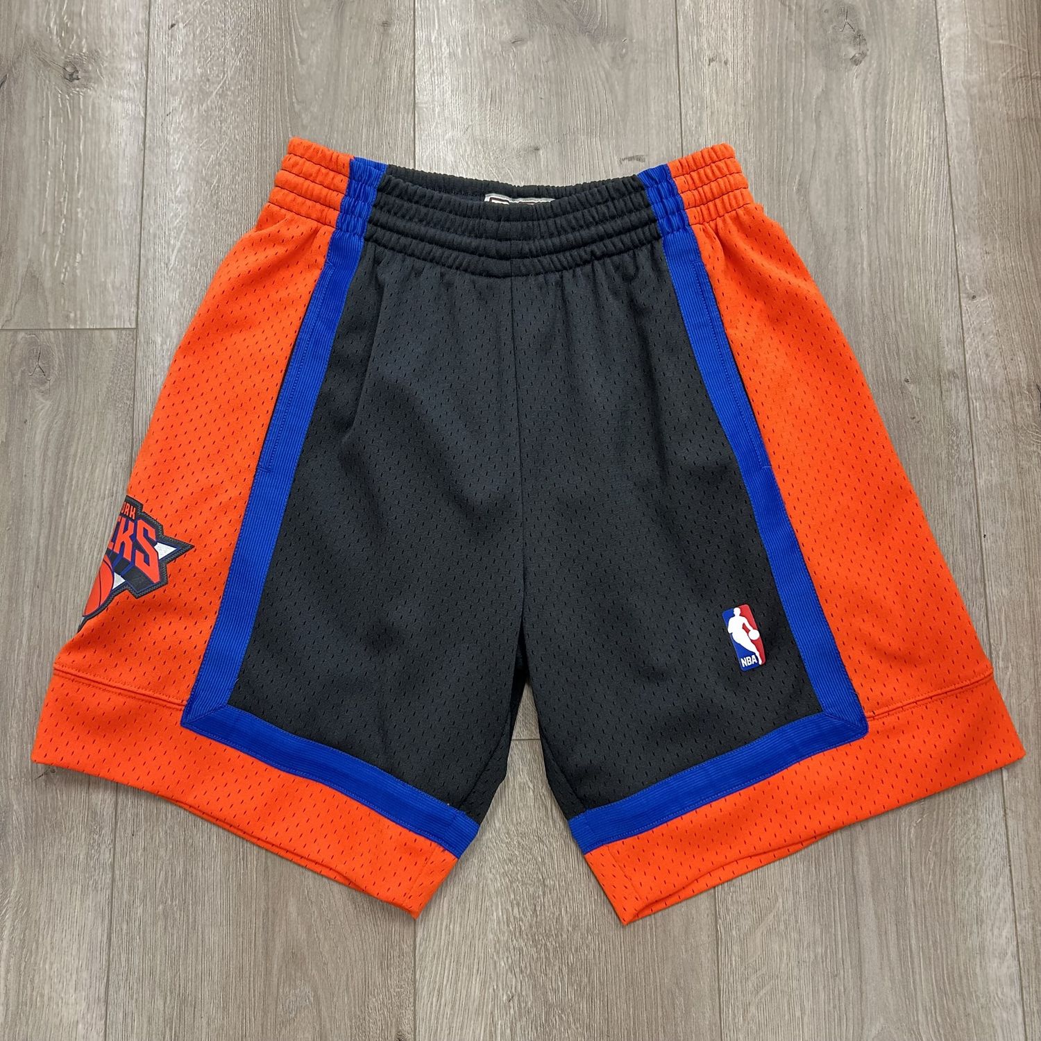 Mitchell &amp; Ness Reload 2.0 Swingman New York Knicks 1998-99 Shorts - Pre-Owned, Product Condition: Pre-Owned, Clothing Size: S