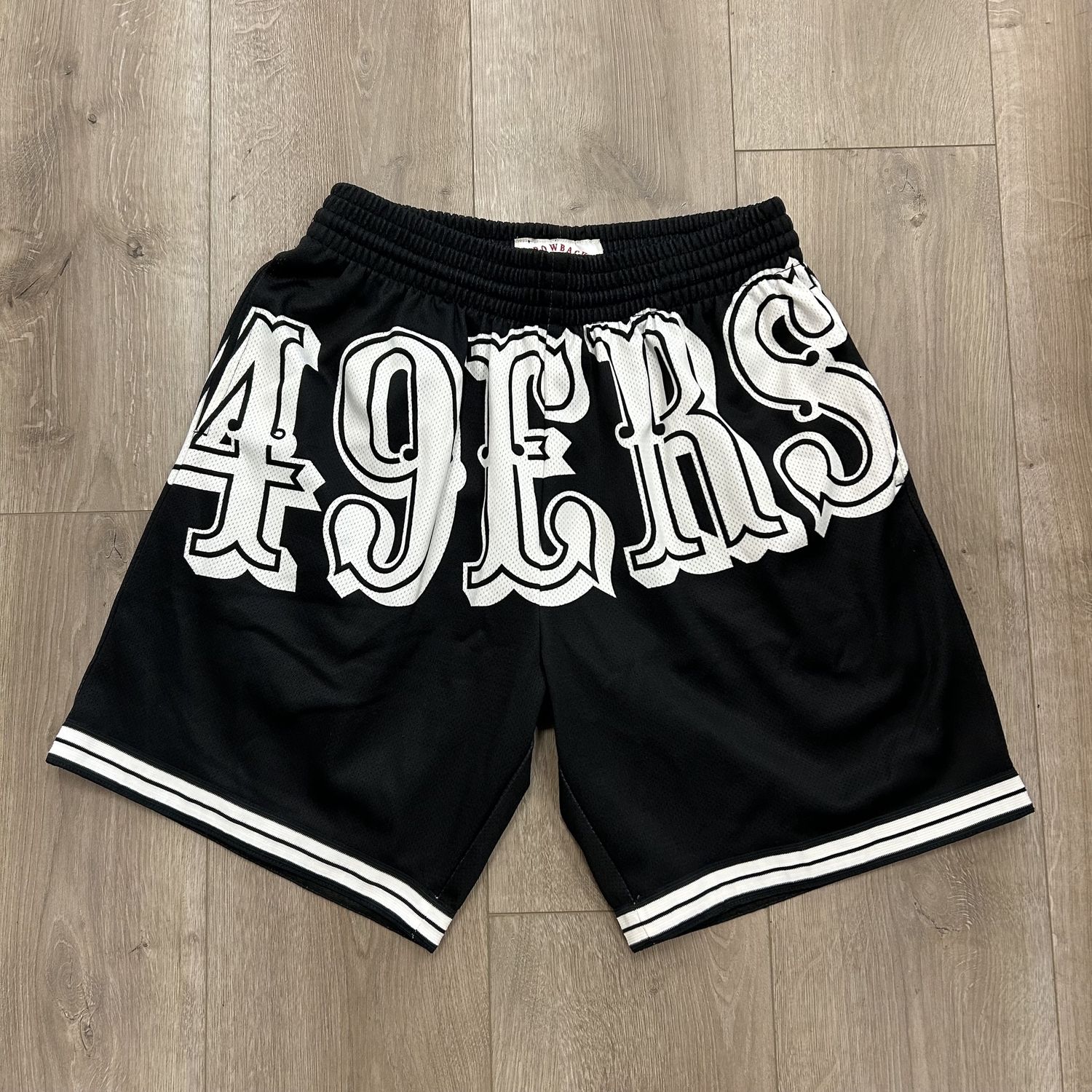 San Francisco 49ers Mitchell &amp; Ness Black Big Face 3.0 Fashion Shorts - Pre-Owned, Product Condition: Pre-Owned, Clothing Size: M