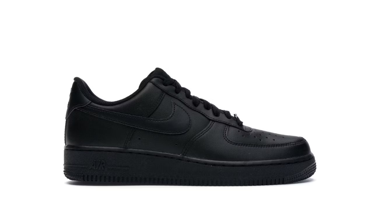 Nike Air Force 1 Low &#39;07 Black • Brand New