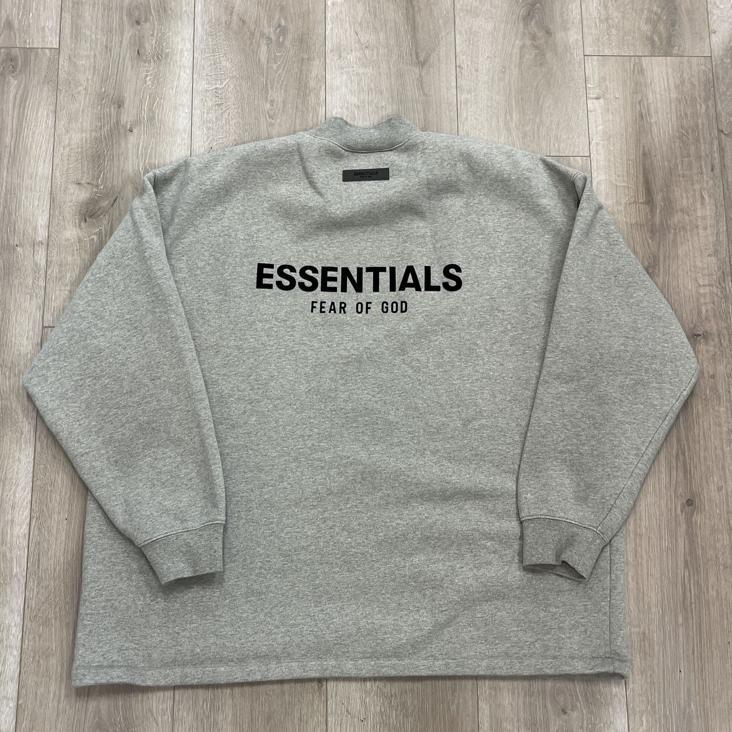 Essentials Heather Grey Crewneck Back Hit - Pre-Owned, Clothing Size: XL, Product Condition: Pre-Owned