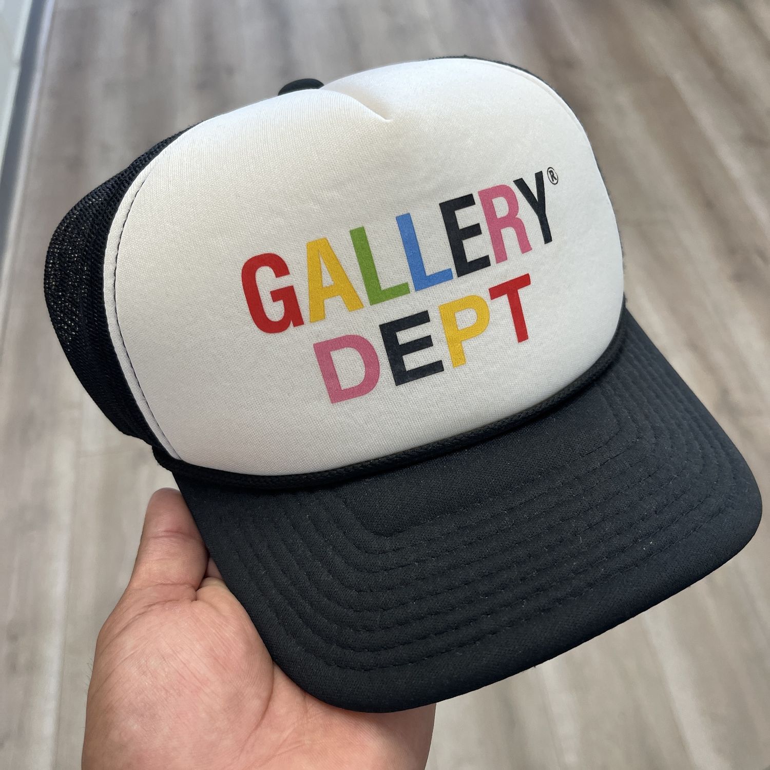 Men&#39;s Gallery Dept. Beverly Hills Trucker - Pre-Owned, Product Condition: Pre-Owned, Accessory Size: OSFA