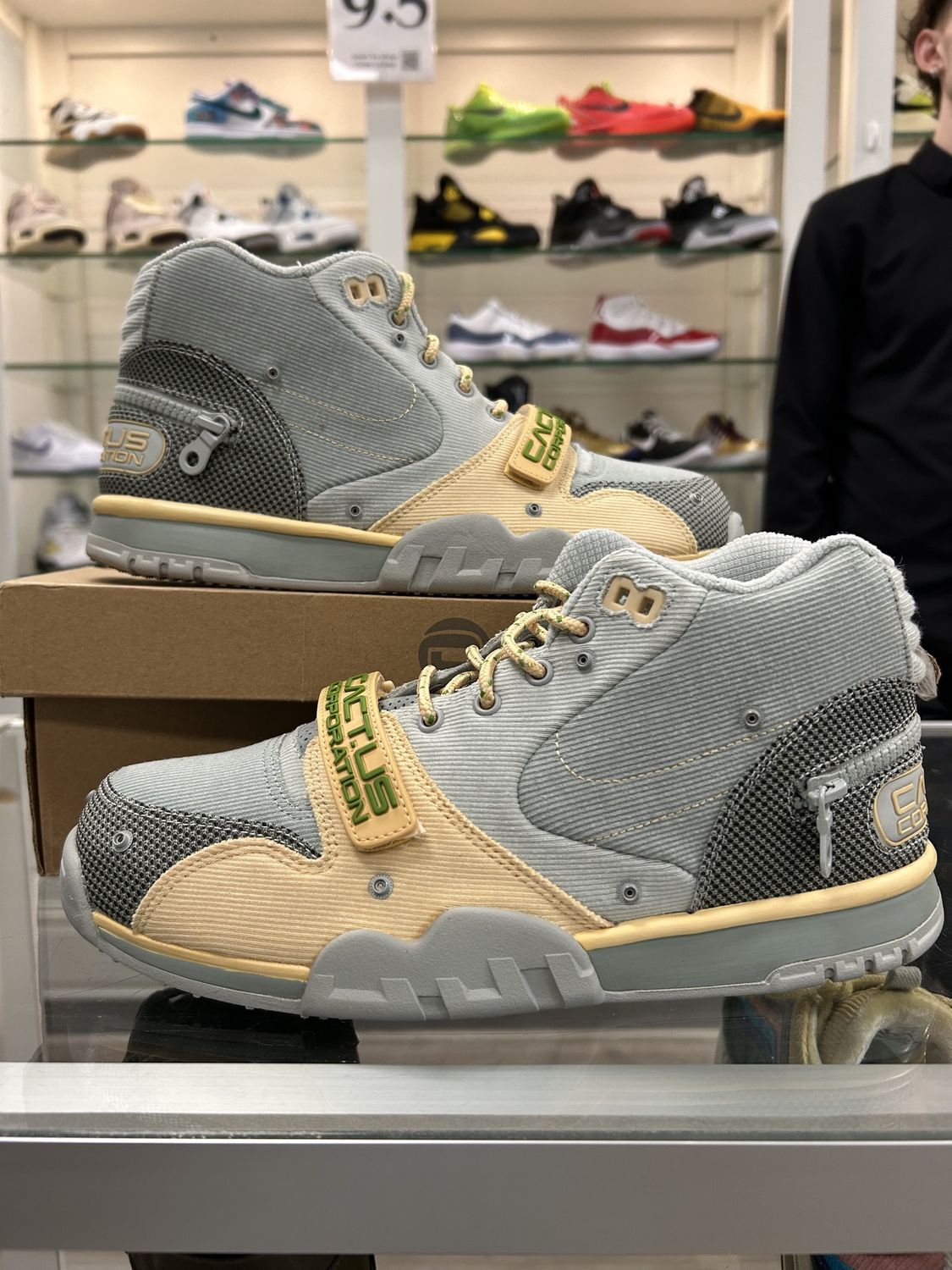 Nike Air Trainer 1 SP Travis Scott Grey Haze - Pre-Owned, Product Condition: Pre-Owned, Shoe Size: US M 9.5