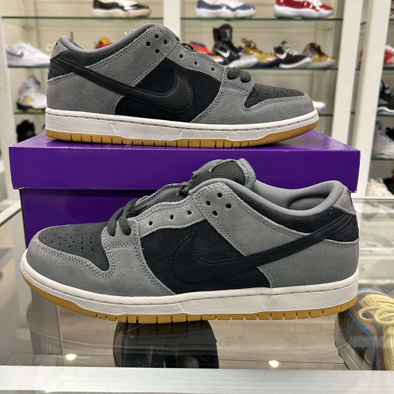 Nike SB Dunk Low Dark Smoke Grey - Pre-Owned, Product Condition: Pre-Owned, Shoe Size: US M 9.5