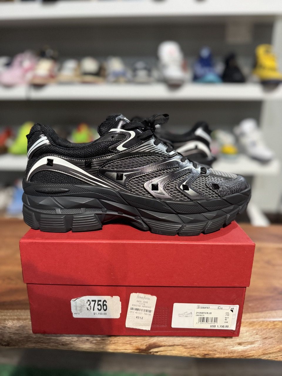 Valentino Garavani MS-2960 Low-Top Sneakers Pre-Owned, Product Condition: Pre-Owned, Shoe Size: US M 10