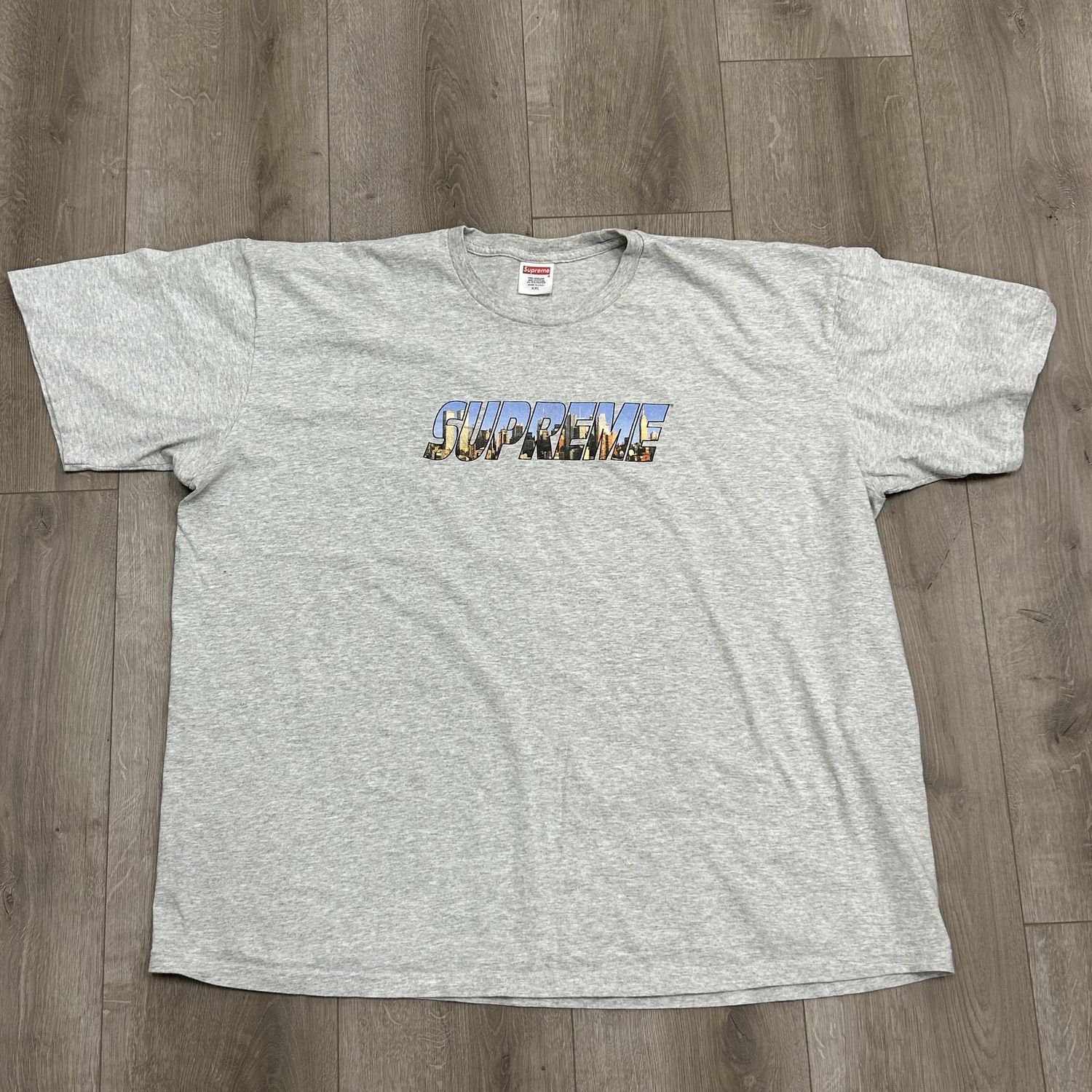 FW23 Supreme Gotham Tee - Pre-Owned, Clothing Size: XXL, Product Condition: Pre-Owned
