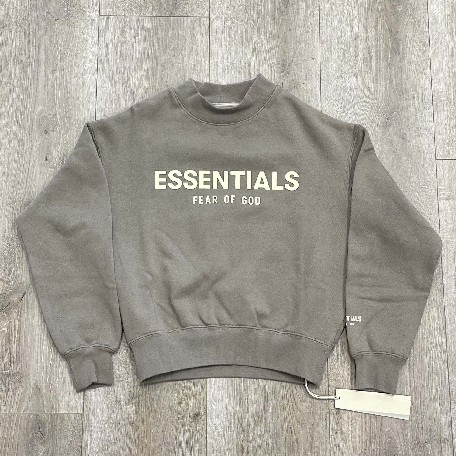 Essentials Kids Crewneck - Brand New, Clothing Size: 6/7, Product Condition: Brand New