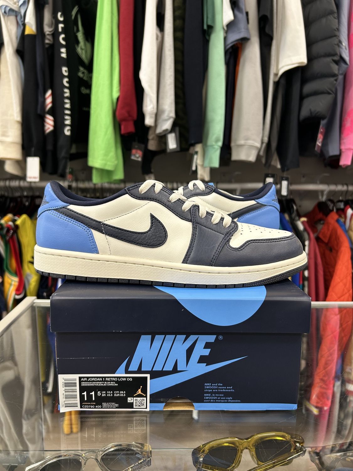 Jordan 1 Low OG Obsidian UNC - Pre-Owned, Product Condition: Pre-Owned, Shoe Size: US M 11.5