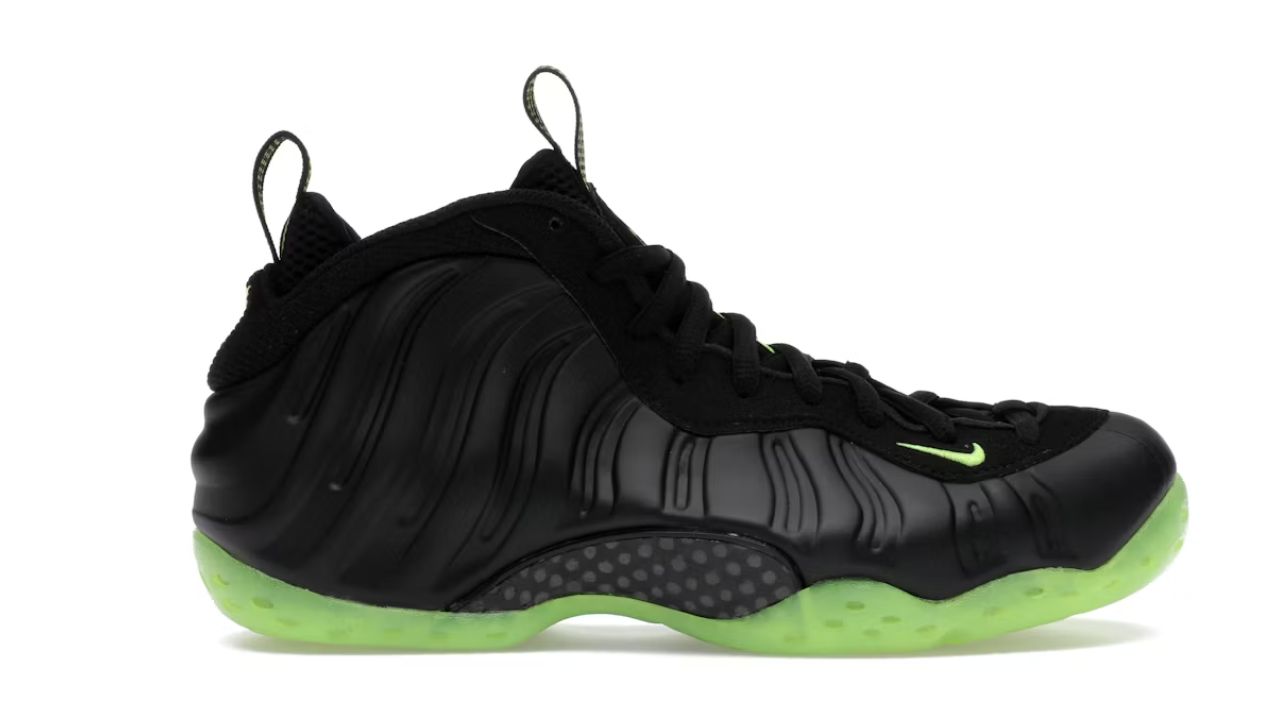 Nike Air Foamposite One Black Volt - Brand New