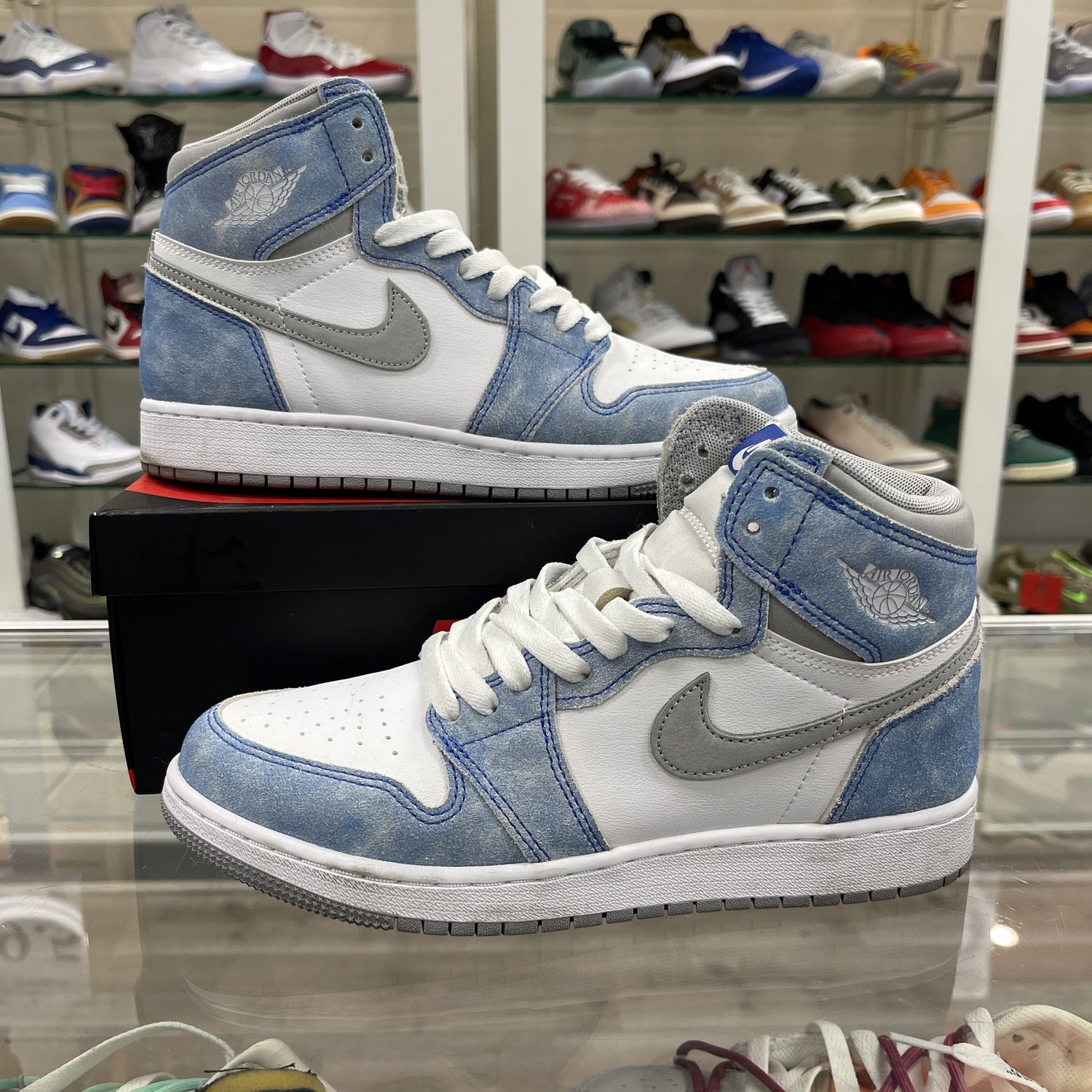 Jordan 1 Retro High Hyper Royal Smoke Grey (GS) - Pre-Owned, Product Condition: Pre-Owned, Shoe Size: US 7Y