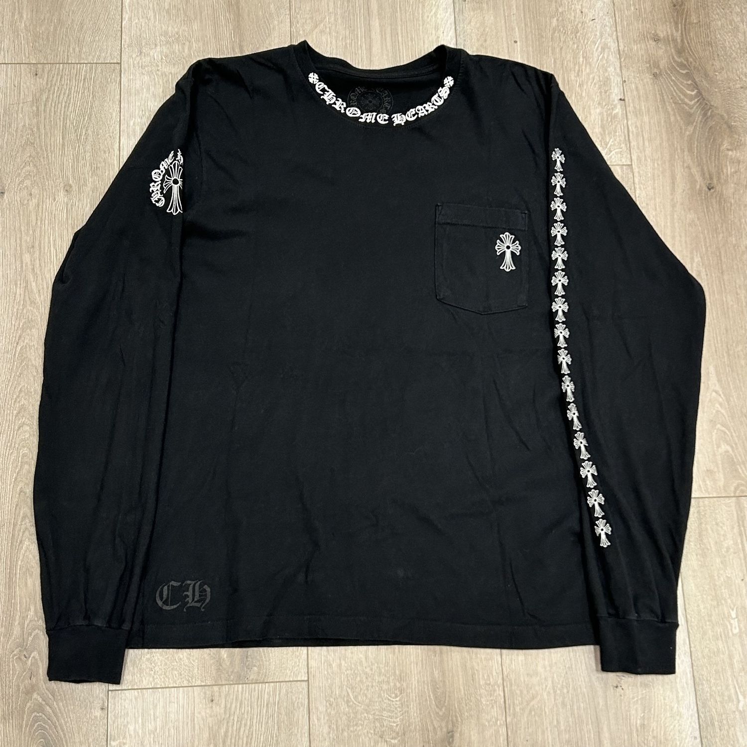 Chrome Hearts Neck Logo Cross Sleeve L/S T-shirt - Pre-Owned, Clothing Size: L, Product Condition: Pre-Owned