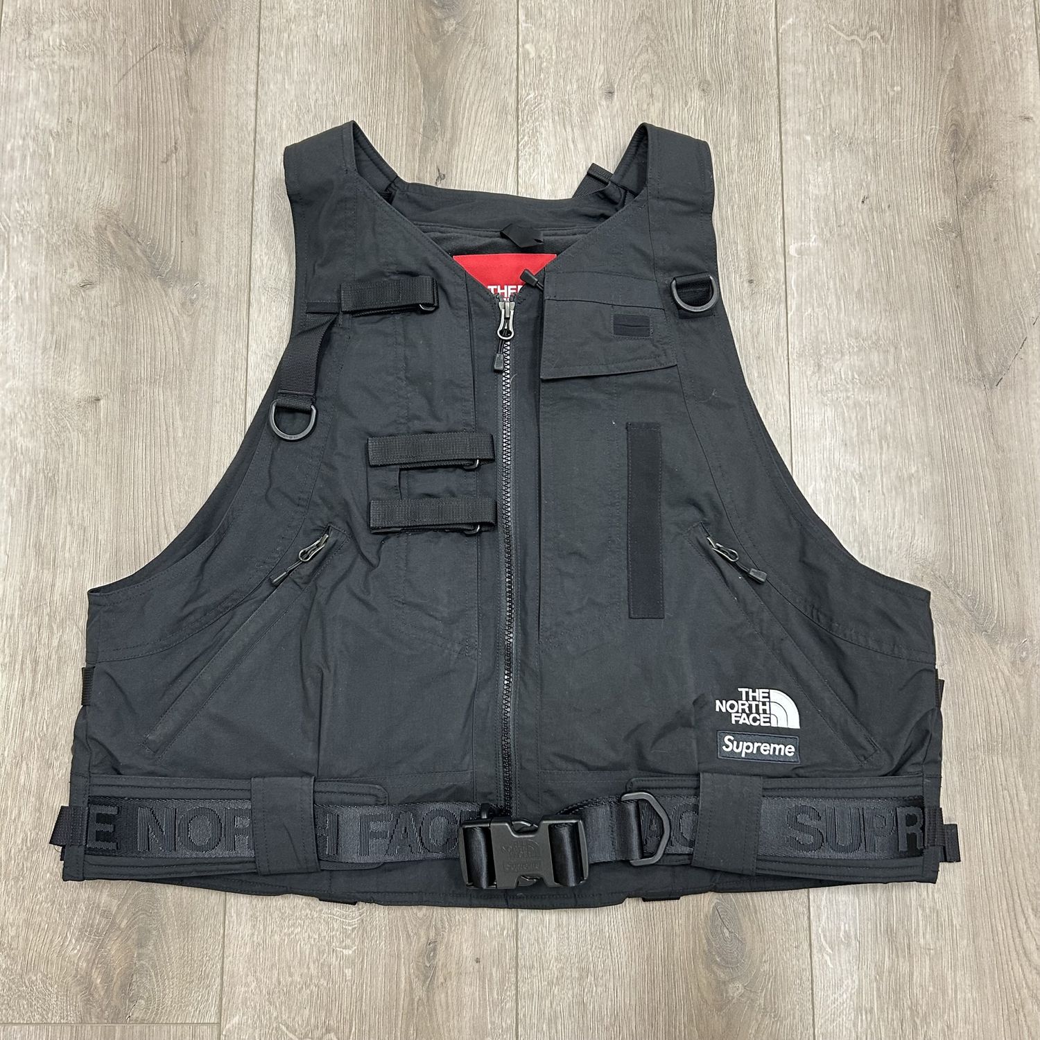 Supreme x The North Face RTG Vest - Pre-Owned, Clothing Size: L, Product Condition: Pre-Owned