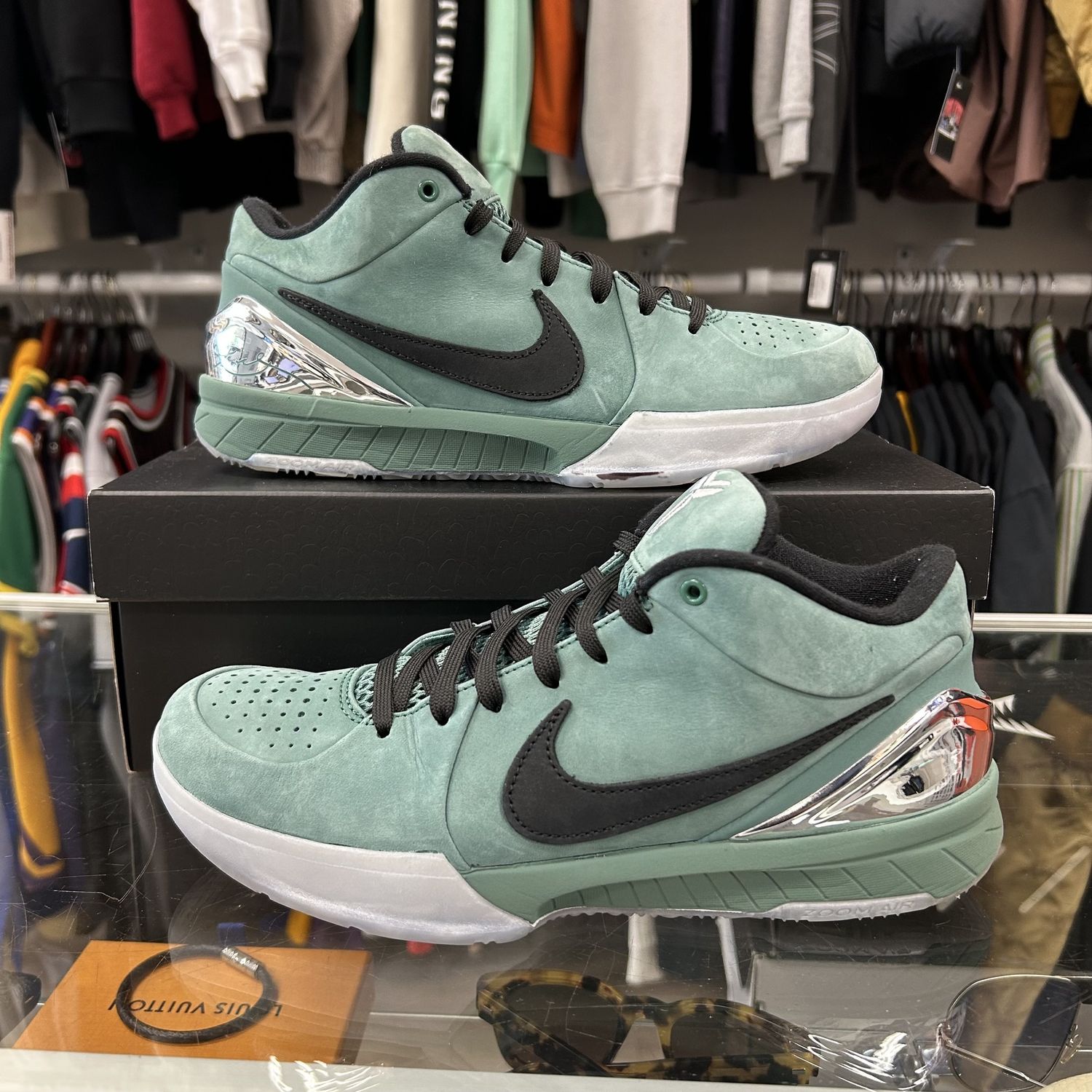 Nike Kobe 4 Protro Girl Dad - Pre-Owned, Product Condition: Pre-Owned, Shoe Size: US M 9