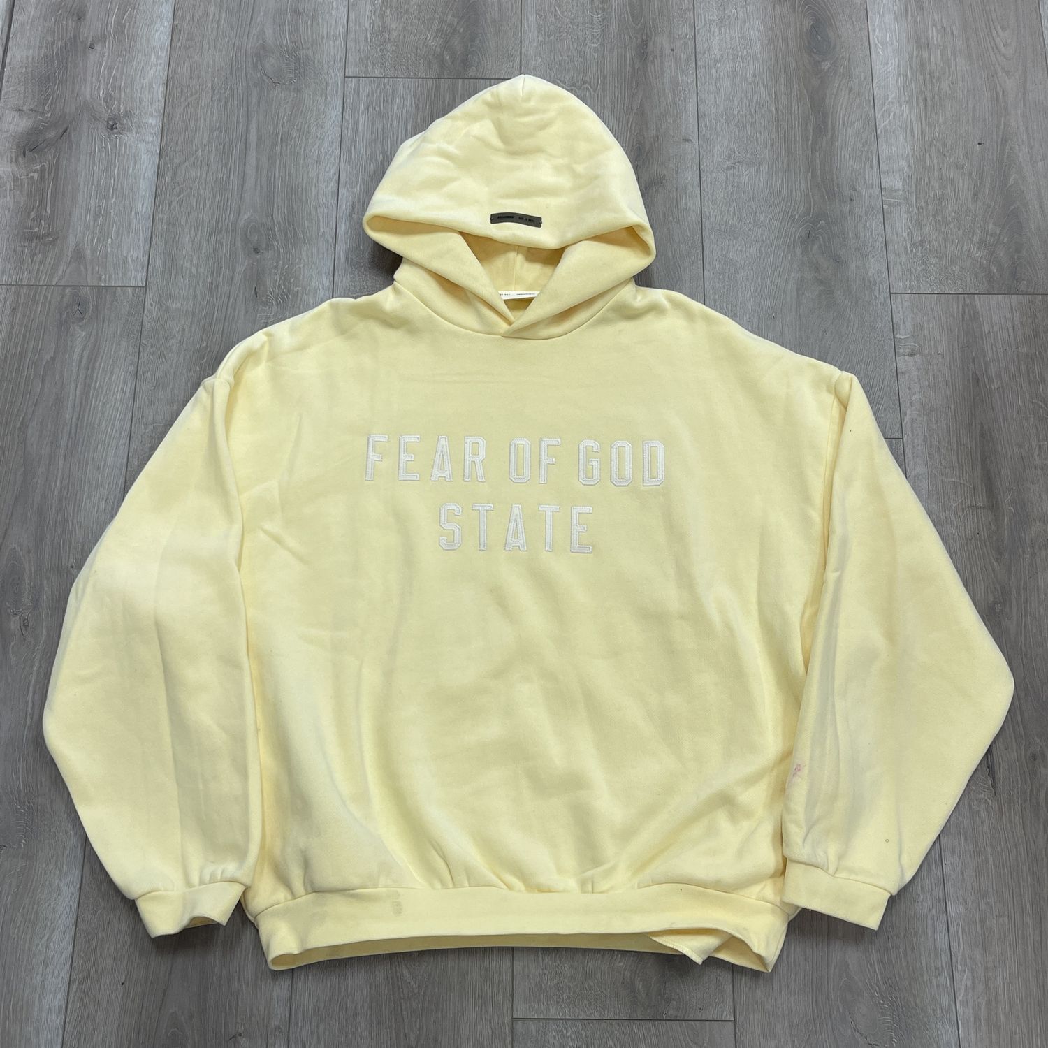Fear of God ESSENTIALS Garden Yellow &#39;90s Fit Fleece Hoodie - Pre-Owned, Clothing Size: M, Product Condition: Pre-Owned