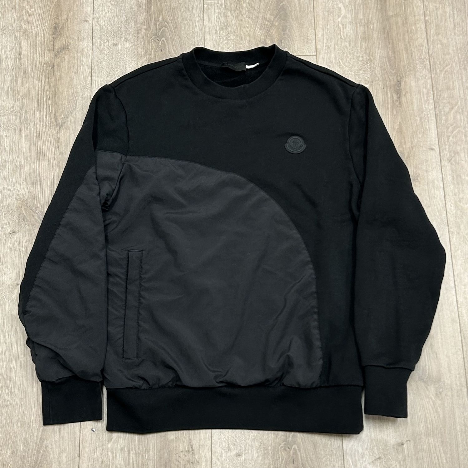Moncler Crewneck Half and Half - Pre-Owned, Clothing Size: S, Product Condition: Pre-Owned