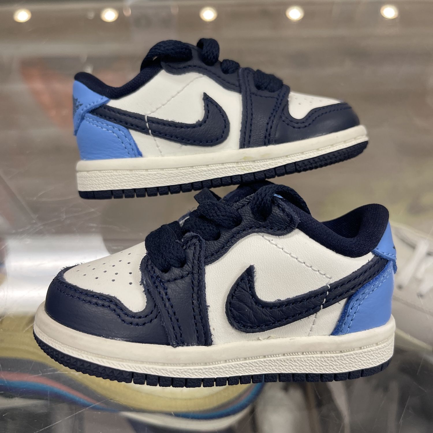 Jordan 1 Low OG Obsidian UNC (TD) - Pre-Owned