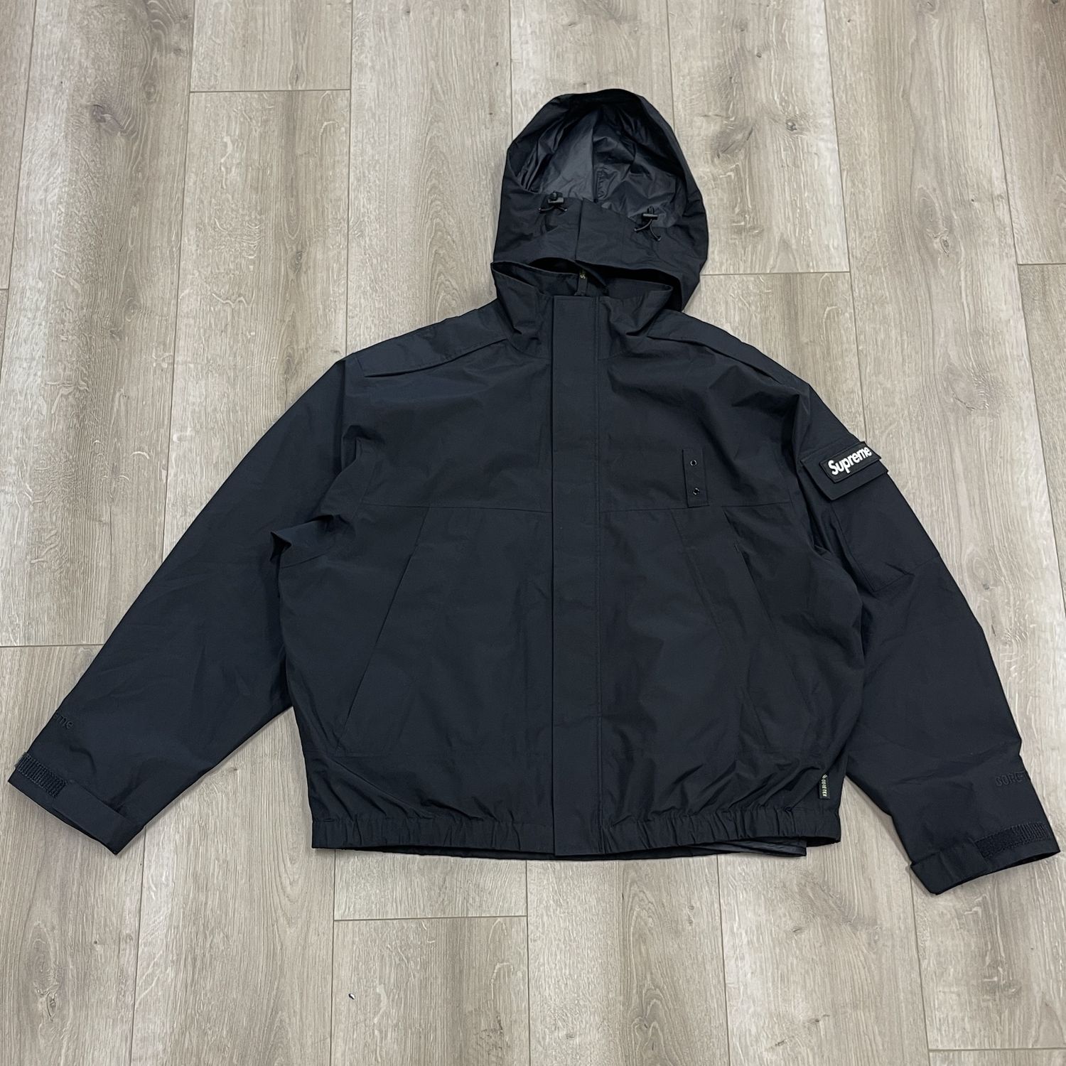 Supreme 2-in-1 GORE-TEX Shell + Quilted Liner Vest Black - Pre-Owned, Clothing Size: S, Product Condition: Pre-Owned
