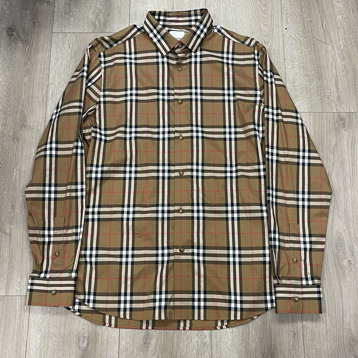 Burberry Long Sleeve Button Up - Pre-Owned, Clothing Size: M, Product Condition: Pre-Owned