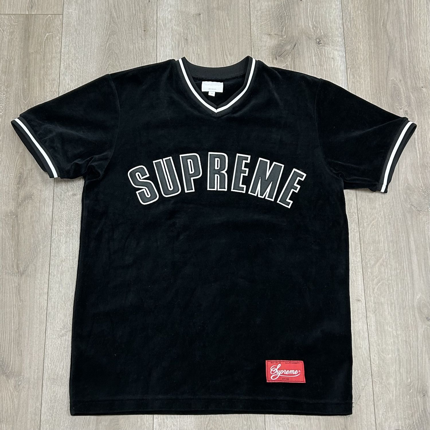 Supreme Velvet Jersey Black - Pre-Owned, Clothing Size: M, Product Condition: Pre-Owned