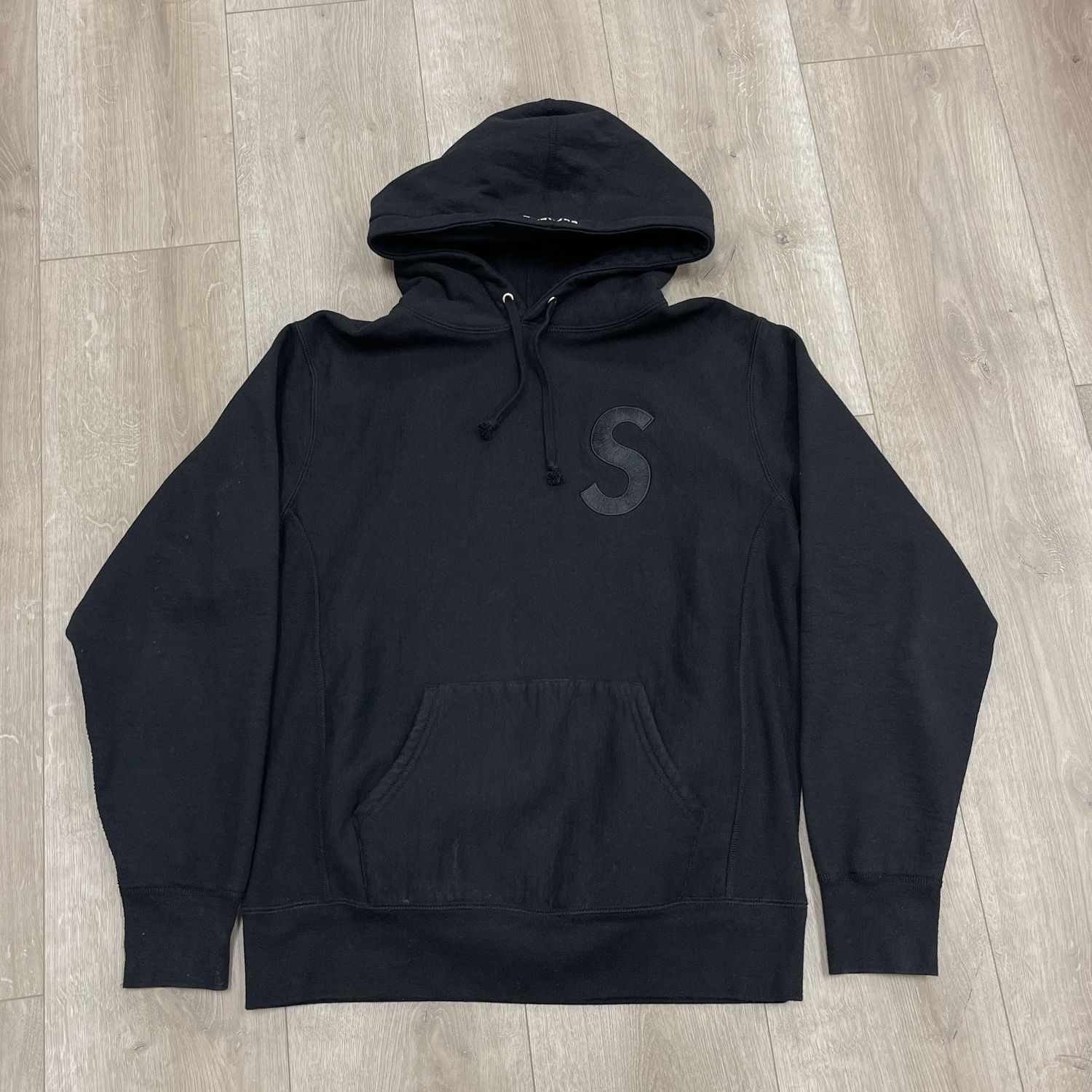Supreme S Logo Hoodie Black on Black - Pre-Owned, Clothing Size: M, Product Condition: Pre-Owned